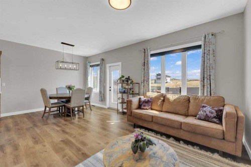 31 Vanson Close, Sylvan Lake, AB - Indoor Photo Showing Living Room