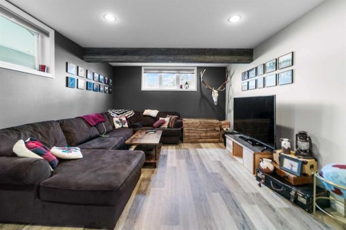 5007 52 Street, Amisk, AB - Indoor