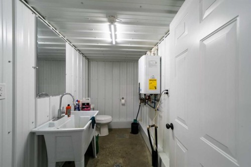 5007 52 Street, Amisk, AB - Indoor Photo Showing Laundry Room
