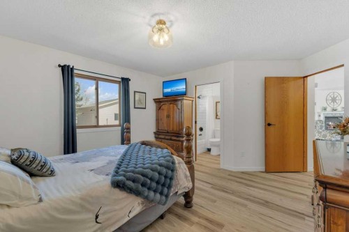 4702 57 Ave, Rimbey, AB - Indoor Photo Showing Bedroom