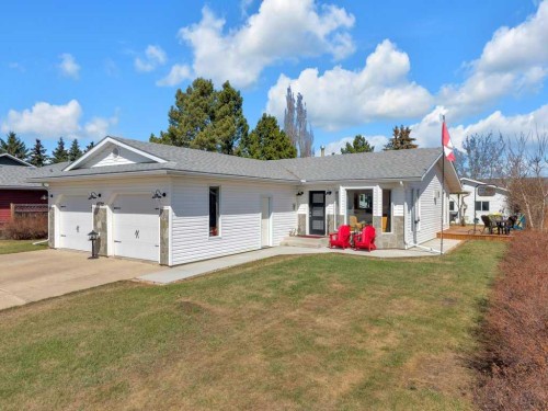 4702 57 Ave, Rimbey, AB - Outdoor