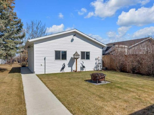4702 57 Ave, Rimbey, AB - Outdoor