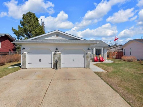 4702 57 Ave, Rimbey, AB - Outdoor