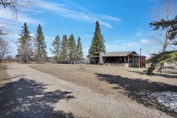 37111 C&E Trail Rural Red Deer County, AB T4E 1R4