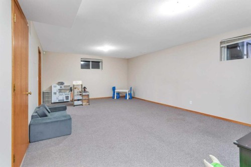 34 Lund Close, Red Deer, AB - Indoor Photo Showing Other Room