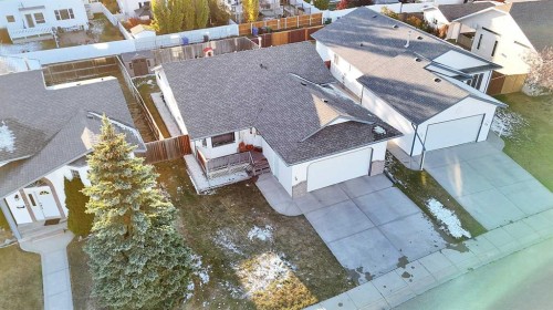 34 Lund Close, Red Deer, AB - Outdoor