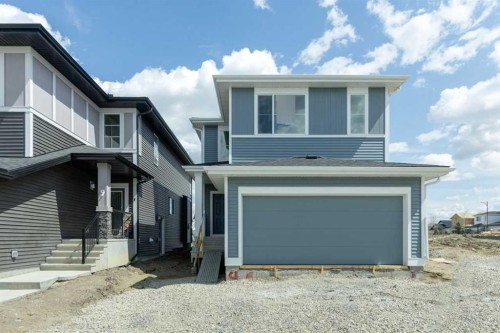 17 Southborough Common, Cochrane, AB - Outdoor