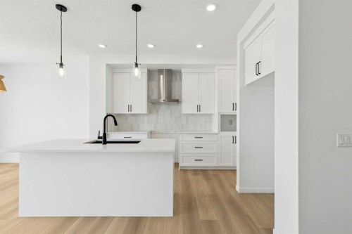 17 Southborough Common, Cochrane, AB - Indoor Photo Showing Kitchen