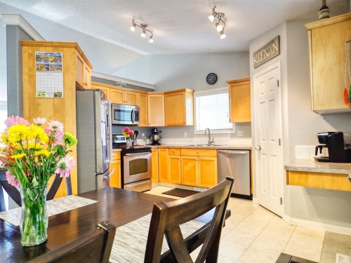 210 Bradford Crescent South, Three Hills, AB - Indoor