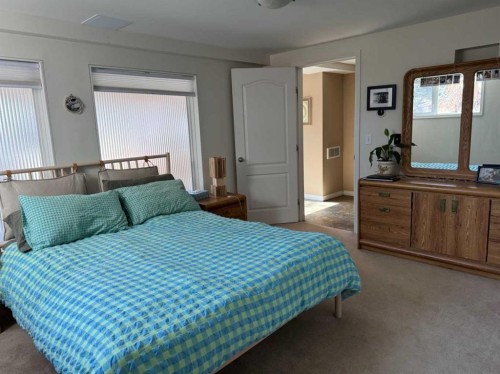 462075 Range Road 33, Winfield, AB - Indoor Photo Showing Bedroom