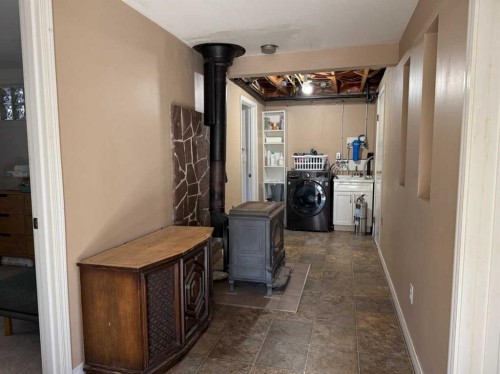 462075 Range Road 33, Winfield, AB - Indoor