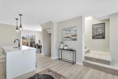 206 Cambridge Way, Sylvan Lake, AB - Indoor Photo Showing Kitchen