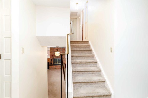 90 Welton Crescent, Red Deer, AB - Indoor Photo Showing Other Room