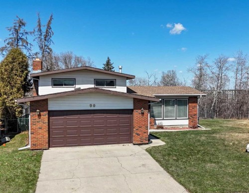 90 Welton Crescent  Red Deer, AB T4N 6B3