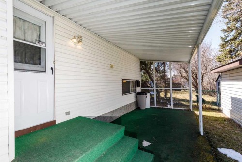 90 Welton Crescent, Red Deer, AB - Outdoor With Exterior