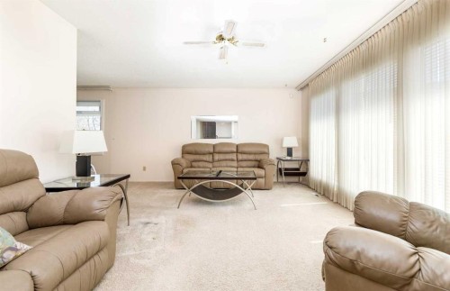 90 Welton Crescent, Red Deer, AB - Indoor Photo Showing Living Room