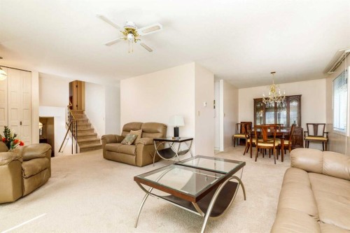 90 Welton Crescent, Red Deer, AB - Indoor Photo Showing Living Room