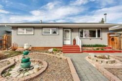 5 Freemont Close Red Deer, AB T4N 4Y5