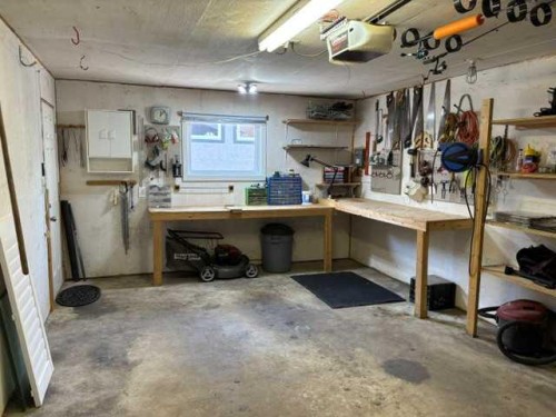 5 Freemont Close, Red Deer, AB - Indoor Photo Showing Other Room