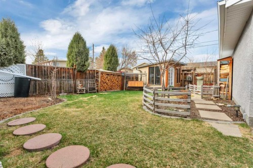 5 Freemont Close, Red Deer, AB - Outdoor