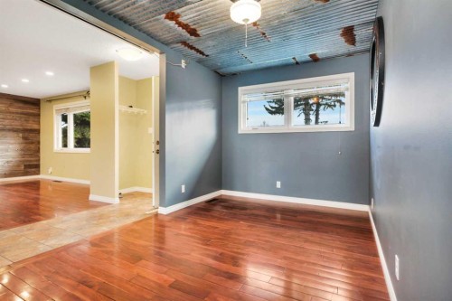 5 Freemont Close, Red Deer, AB - Indoor Photo Showing Other Room