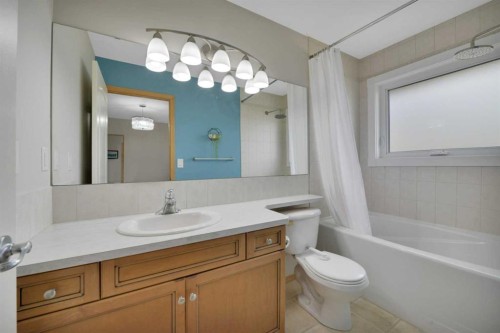 50 Langford Crescent, Red Deer, AB - Indoor Photo Showing Bathroom