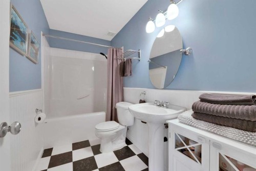50 Langford Crescent, Red Deer, AB - Indoor Photo Showing Bathroom