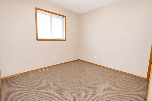 60 Vickers Close, Red Deer, AB - Indoor Photo Showing Other Room