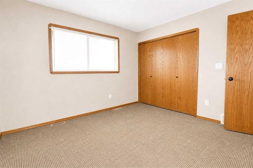 60 Vickers Close, Red Deer, AB - Indoor Photo Showing Other Room