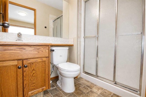 60 Vickers Close, Red Deer, AB - Indoor Photo Showing Bathroom