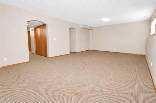 60 Vickers Close, Red Deer, AB - Indoor Photo Showing Other Room