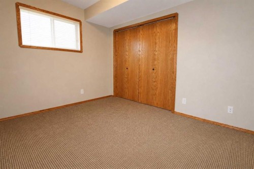 60 Vickers Close, Red Deer, AB - Indoor Photo Showing Other Room