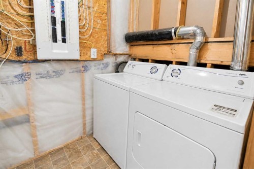 60 Vickers Close, Red Deer, AB - Indoor Photo Showing Laundry Room