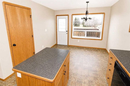 60 Vickers Close, Red Deer, AB - Indoor Photo Showing Other Room