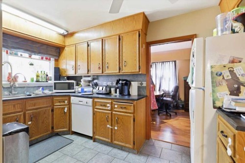 49059 Rge Rd 265, Rural Leduc County, AB - Indoor Photo Showing Kitchen