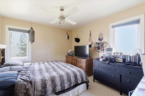 49059 Rge Rd 265, Rural Leduc County, AB - Indoor Photo Showing Bedroom