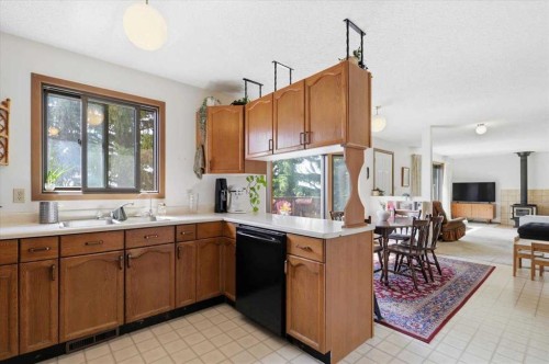 49059 Rge Rd 265, Rural Leduc County, AB - Indoor Photo Showing Kitchen