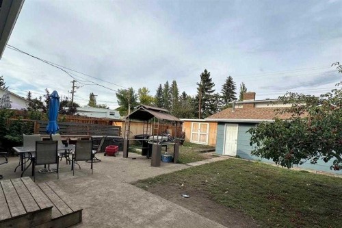 702 Royal Drive, Trochu, AB - Outdoor