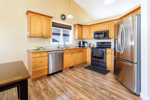 43 Webster Drive, Red Deer, AB - Indoor Photo Showing Kitchen