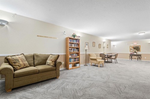 330-56 Carroll Crescent, Red Deer, AB - Indoor Photo Showing Living Room