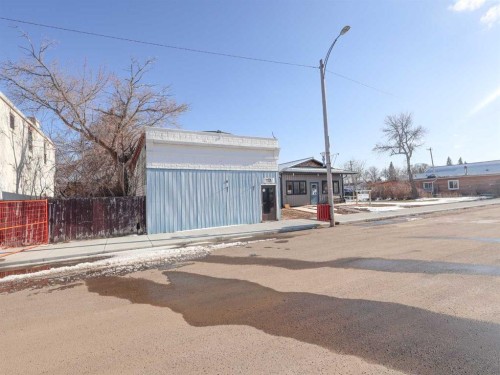 5015 Main Street, Donalda, AB 
