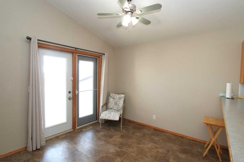 188 Deschner Close, Red Deer, AB - Indoor Photo Showing Other Room