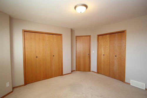 188 Deschner Close, Red Deer, AB - Indoor Photo Showing Other Room