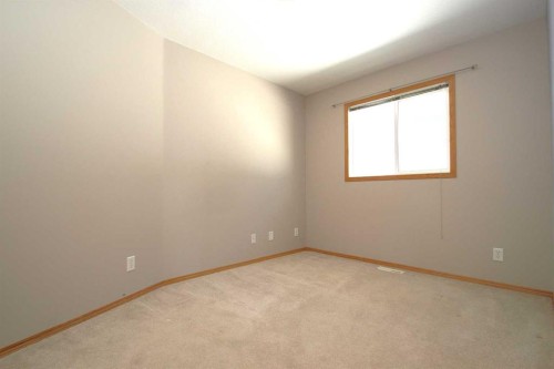 188 Deschner Close, Red Deer, AB - Indoor Photo Showing Other Room