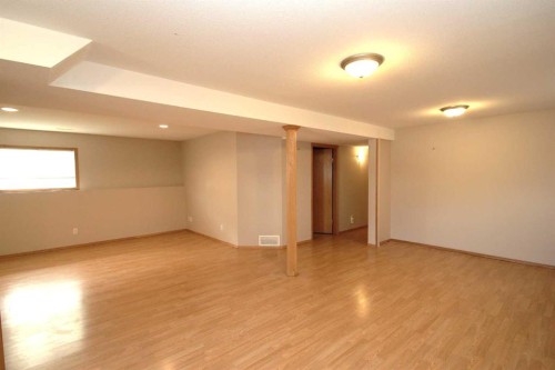 188 Deschner Close, Red Deer, AB - Indoor Photo Showing Other Room