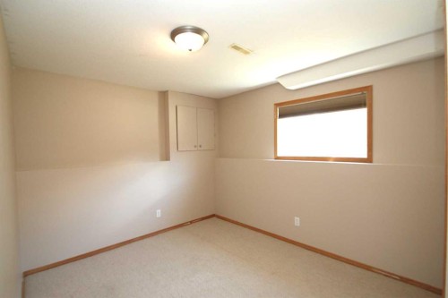 188 Deschner Close, Red Deer, AB - Indoor Photo Showing Other Room