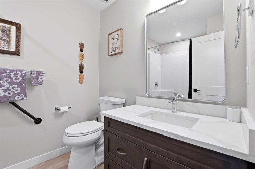 8 Willow Place, Lacombe, AB - Indoor Photo Showing Bathroom