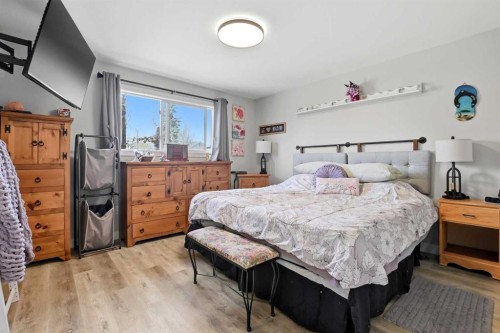 8 Willow Place, Lacombe, AB - Indoor Photo Showing Bedroom