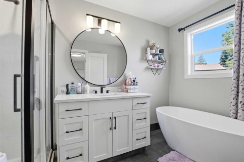 8 Willow Place, Lacombe, AB - Indoor Photo Showing Bathroom