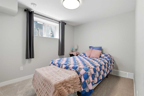 8 Willow Place, Lacombe, AB - Indoor Photo Showing Bedroom
